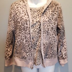 Sweatshirt with t-shirt